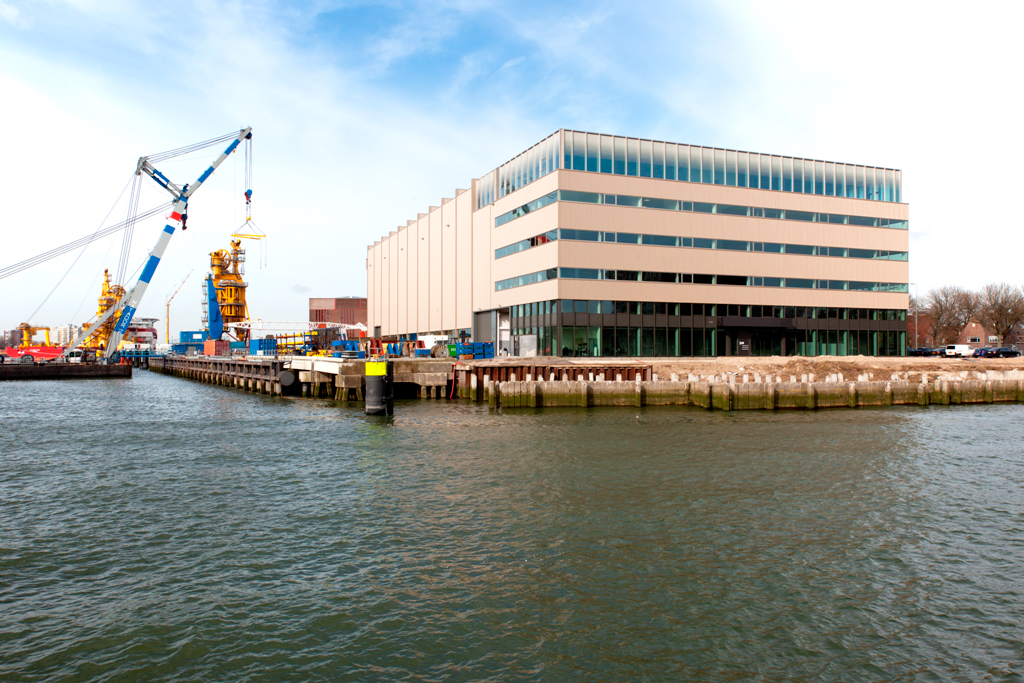 Rotterdam Heijplaat, bedrijfsgebouw Condor